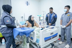 رسالة إنسانية مشتركة.. الطاقم الطبي الإندونيسي يواصل دعم المرضى الفلسطينيين في المستشفى الإماراتي العائم