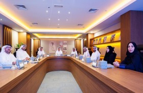 مجلس أمناء جامعة محمد بن زايد للعلوم الإنسانية يبحث مؤشرات خطتها الاستراتيجية