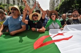 محللون: السلطة في الجزائر تريد دفن الحركة الاحتجاجية  