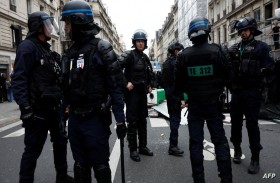الشرطة الفرنسية تشتبك مع محتجين 