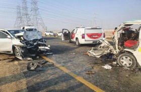 15 إصابة في حادث سير بين مركبتين بسبب التجاوز الخطأ