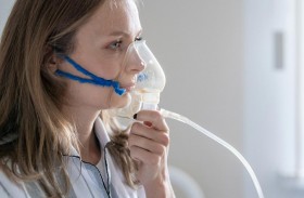 دراسة جديدة تفسر سبب انخفاض مستويات الأكسجين لدى مرضى 