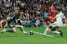 كومباني يشيد بالآداء «الاستثنائي» لنوير رجل المباراة 