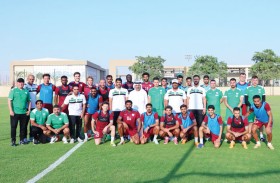 سفير الإمارات لدى مصر يزور معسكر الفريق الأول لكرة القدم لنادي دبا الحصن ويطلع على البرنامج الإعدادي للفريق