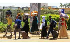 هربا من الجوع والموت.. سكان جنوب الخرطوم يغامرون بالنزوح