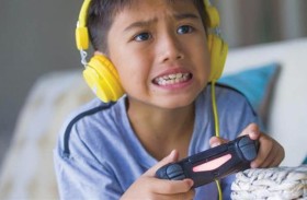 أجهزة الاستماع تهدد الأطفال الصغار