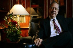 بايدن يعيّن مساعده سفيراً لدى الاتحاد الأوروبي 