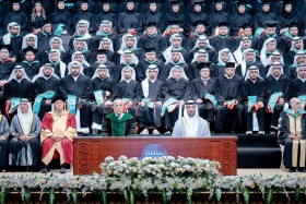 سلطان بن أحمد القاسمي يشهد حفل تخريج طلبة الدراسات العليا بجامعة الشارقة