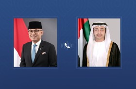 عبدالله بن زايد يهنئ هاتفيا وزير خارجية إندونيسيا ويبحثان علاقات التعاون بين البلدين