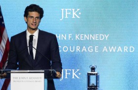 حفيد كيندي.. هل ينجح شلوسبرغ في كسر هيمنة ترامب داخل نيويورك؟