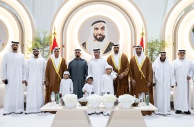 سيف بن زايد يحضر أفراح الشامسي والسالمي