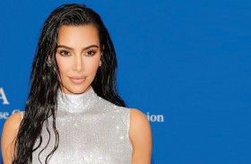 كيم كارداشيان تبيع ملابسها المستعملة رغم ثروتها 