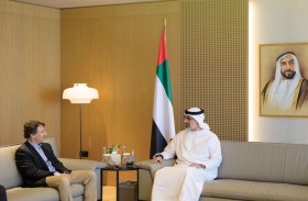 خالد بن محمد بن زايد يلتقي الرئيس التنفيذي لشركة أبولو جلوبال مانجمنت