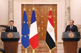 السيسي وماكرون يؤكدان أهمية عدم اتساع الحرب في غزة والعودة لمسار السلام