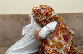 «اجتماعية الشارقة» تجمع شمل أُم بطفليها بعد 11 عاماً من الفراق