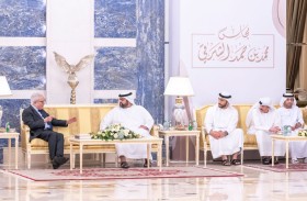 محمد بن حمد الشرقي يشهد محاضرة «الإسلام وأوروبا» ويؤكد أهمية تبادل المعارف والأفكار في مختلف الموضوعات