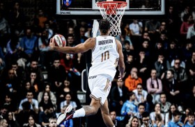 «دبي لكرة السلة» يحقق فوزاً كبيراً على كرفينا زفيزدا في الدوري الأدرياتيكي