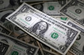 الدولار يستعيد مكانة الملاذ الآمن مع التوتر بعد قصف إيران 