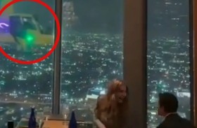 عرض زواج أسطوري بطائرة هليكوبتر