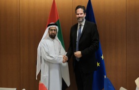 علي النعيمي يلتقي رئيس شبكة الاتفاق الإبراهيمي في البرلمان الأوروبي