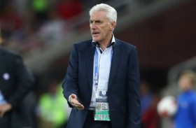 بروس يأمل في تكرار إنجاز رونار بالتتويج مع منتخبين مختلفين 