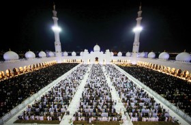 أكثر من 100 ألف مصل يحيون ليلة السابع والعشرين من رمضان في مركز جامع الشيخ زايد الكبير