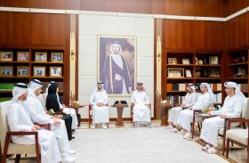 عمار النعيمي يطلع على خطط وبرامج وزارة الثقافة والشباب