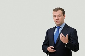 ميدفيديف: دعم الناتو أوكرانيا عسكريا يُقرّب الحرب العالمية الثالثة 