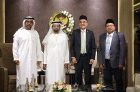 علي النعيمي يلتقي رئيس لجنة الشؤون الدينية في مجلس النواب الإندونيسي