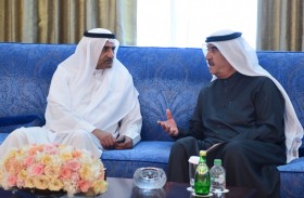 حاكم أم القيوين يتقبل العزاء من حاكم الفجيرة بوفاة الشيخ محمد بن حميد بن عبدالرحمن الشامسي