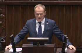 توسك يعتزم تعليق حق اللجوء في بولندا