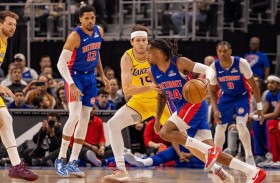 بيستونز يفرمل ليكرز وفوز جديد لكل من ثاندر وسبيرز 