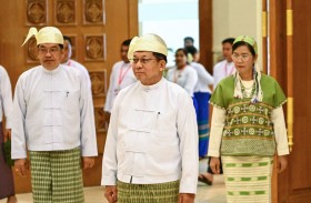 أونغ هلاينغ يؤدي اليمين الدستورية رئيسا لبورما 