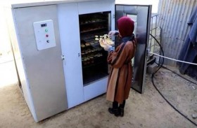 شابة في غزة تبتكر جهازاً لتجفيف الطعام