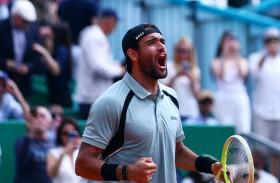 بيريتيني يسحق مدفيديف بمجموعتين نظيفتين في مونتي كارلو  