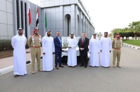 شرطة دبي تضيف سيارة لوتس الكهربائية الفارهة لأسطول دورياتها